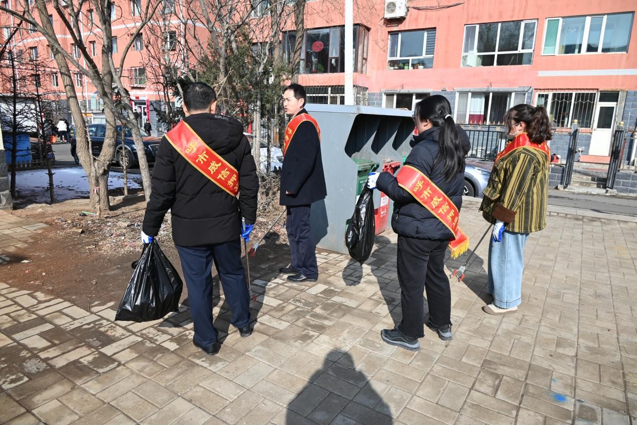 呼市公司雷锋2.jpg