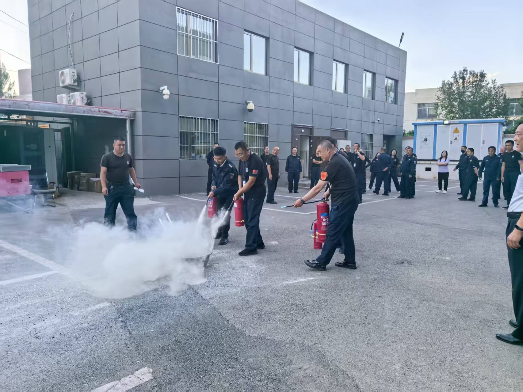 鄂尔多斯 演练2.jpg