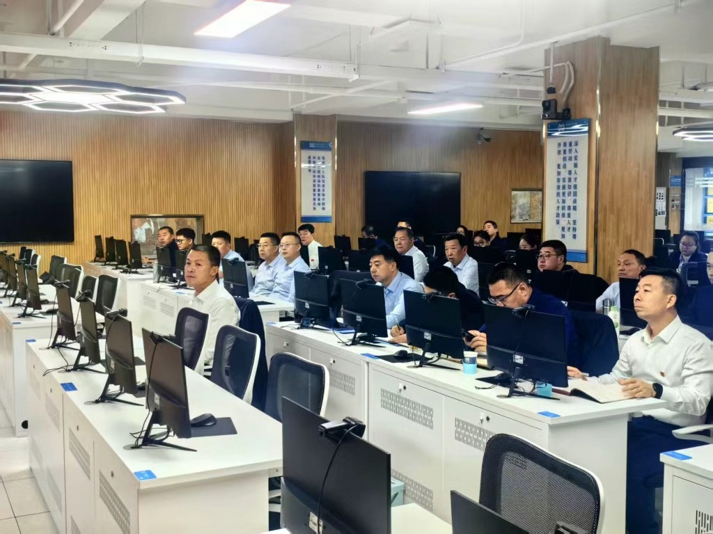 97e695e37485d139be6389bc8f5761dd.jpg 97e695e37485d139be6389bc8f5761dd.jpg