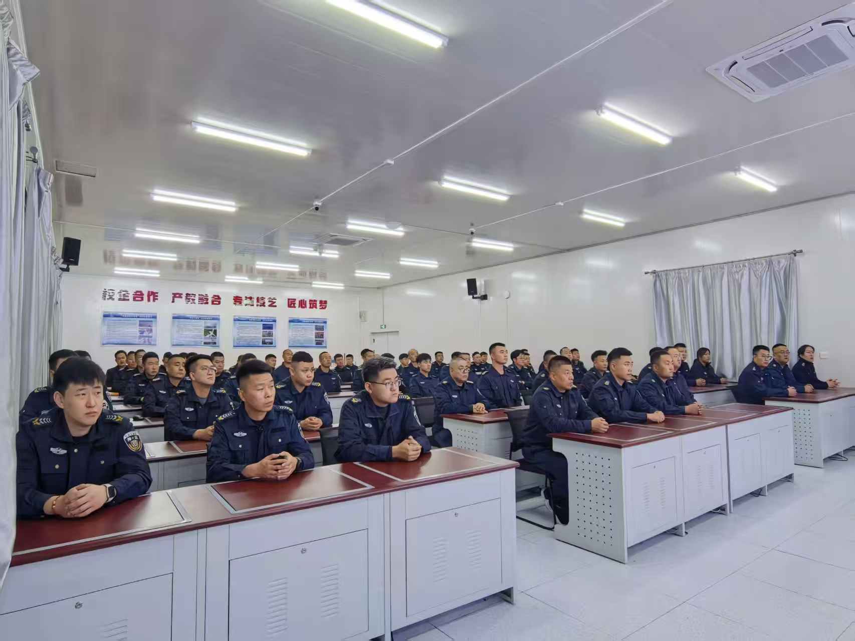 动员讲话照片2.jpg